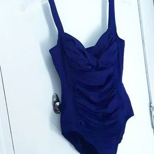 Size 10 Tummy Control Gorgeous One Piece💜💙